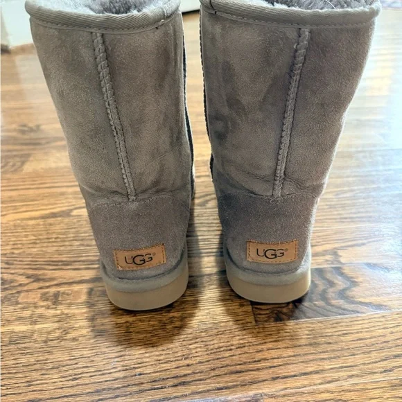 UGG Classic Short II Boots in Gray - Picture 5 of 8